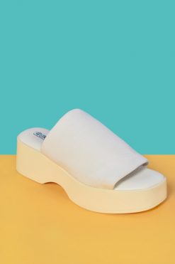Echo Club House Shoes BBsitter's Club Deadstock 90s Sandals - Crème