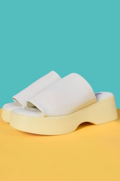 Echo Club House Shoes BBsitter's Club Deadstock 90s Sandals - Crème