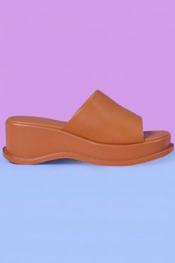Echo Club House Vintage & Deadstock Secret Sister Platform 90's Slide Ons - Camel