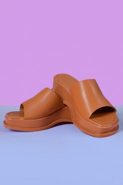 Echo Club House Vintage & Deadstock Secret Sister Platform 90's Slide Ons - Camel